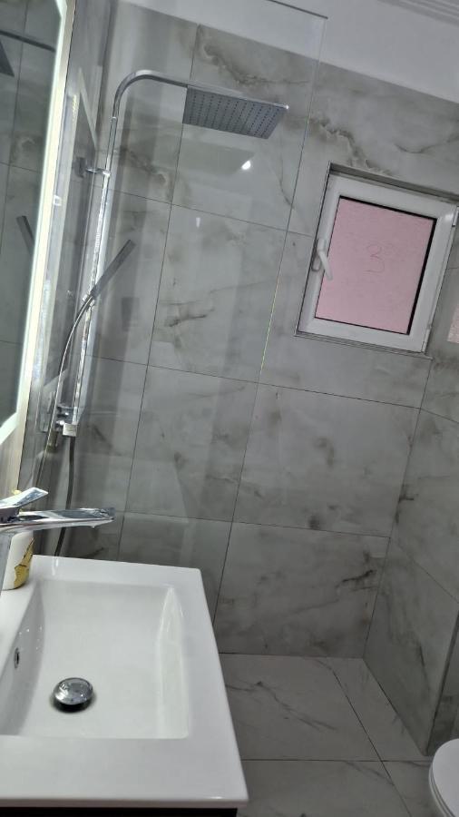Pirro Luxury Apartment Sarandë Eksteriør billede