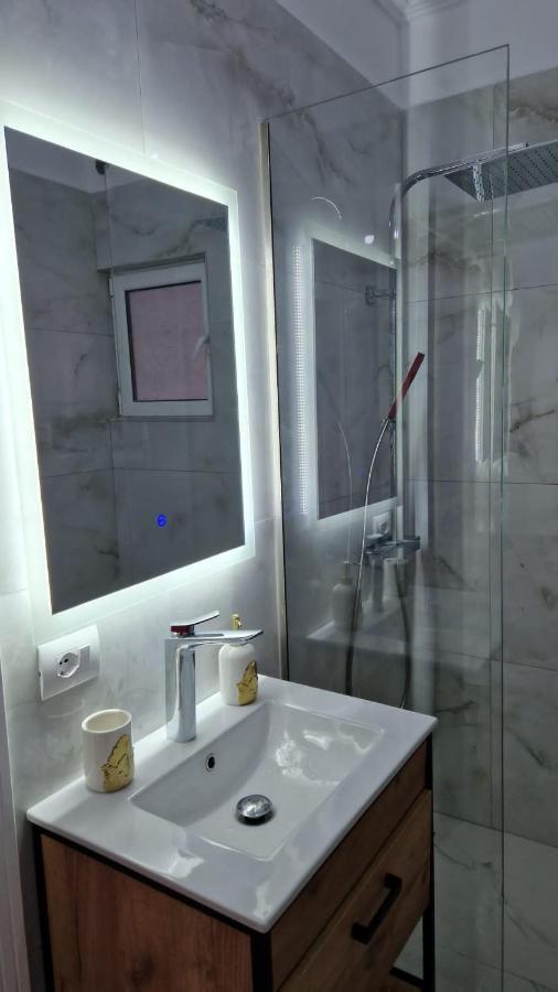 Pirro Luxury Apartment Sarandë Eksteriør billede